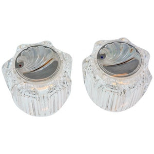 2 Hdl Acr Knob F/ Lav & Kitc
