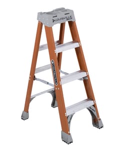 4 Ft F/Gls 300# Step Ladder
