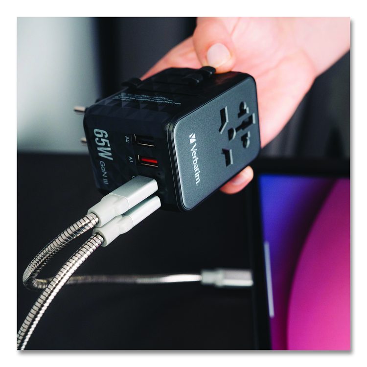 UTA-05 Gan III Universal Travel Adapter, (2) USB-A/(2) USB-C/Quick Charge 4+