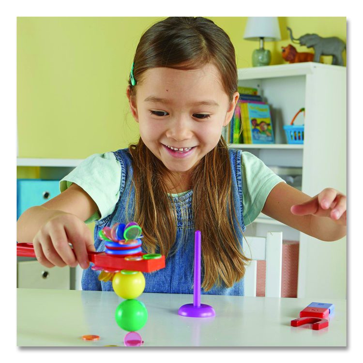 STEM Explorers Magnet Movers, Grades K to 2, 39 Pieces