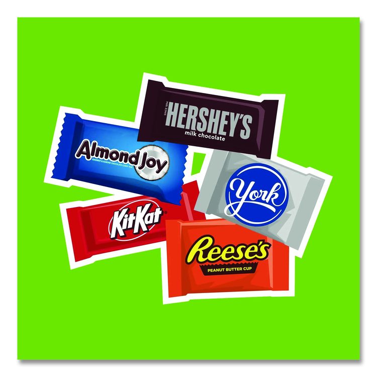 Assortment Milk Chocolate/Mar's Chocolate Favorites, 30.22 oz Bag and 62.6 oz Bag/Carton
