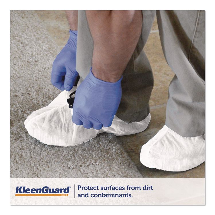 A40 Liquid and Particle Protection Shoe Covers, Medium, White, 400/Carton