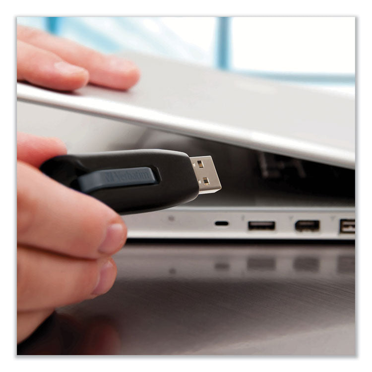 Store 'n' Go V3 USB 3.0 Drive, 8 GB, Black/Gray