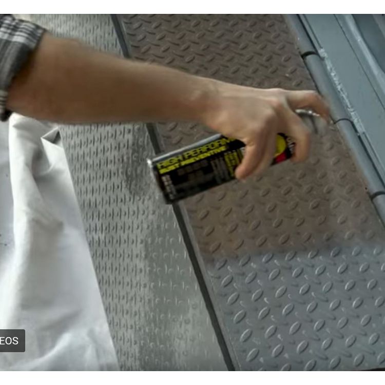 Hard Hat High Performance V2100 System Rust Preventive Enamel Spray Primer, Flat Red, 15 oz Aerosol Can, 6/Carton